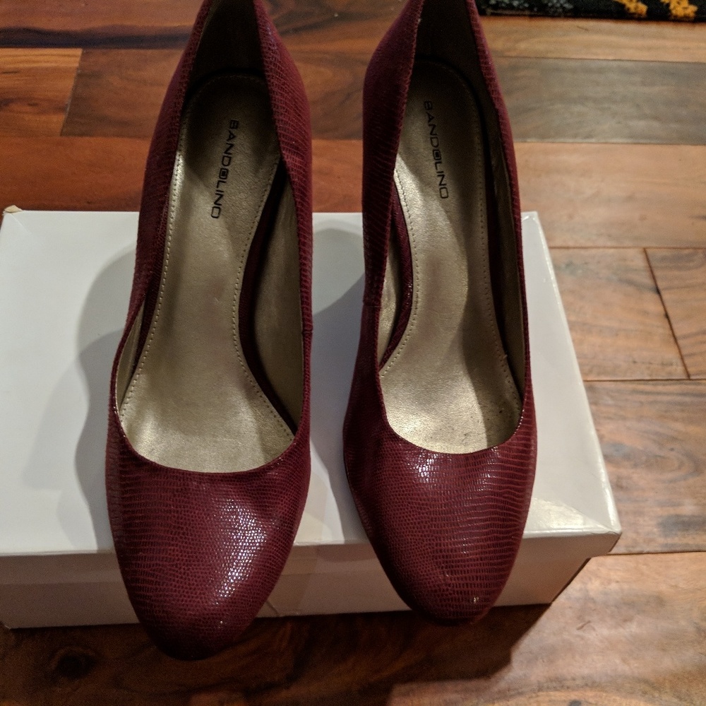 Shoes - Picture 2 of 5